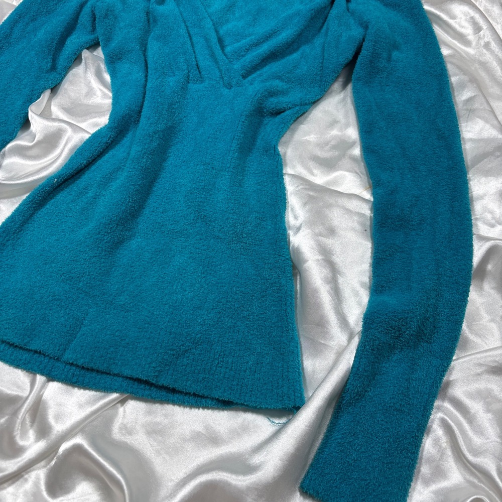 y2k Cache Sweater Teal Blue Excellent Fuzzy Chenille V-Neck Ribbed Waist Top M - Picture 2 of 5